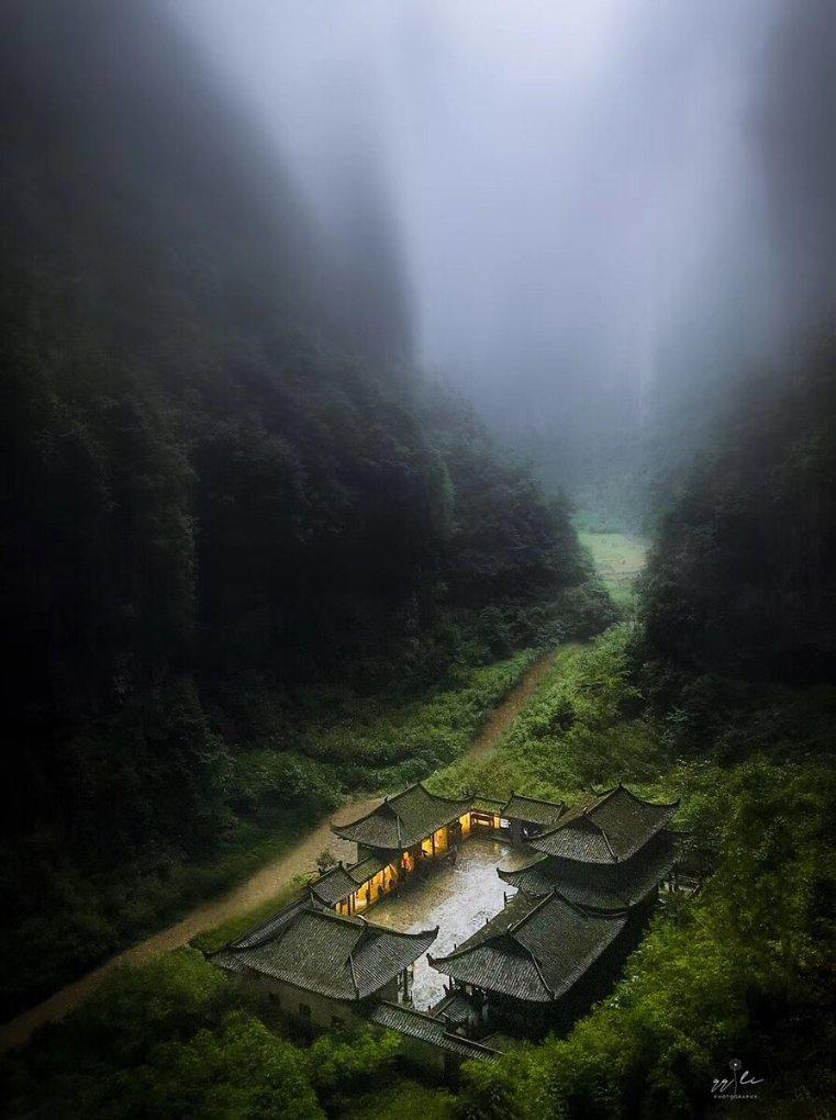 逃离绿色山谷