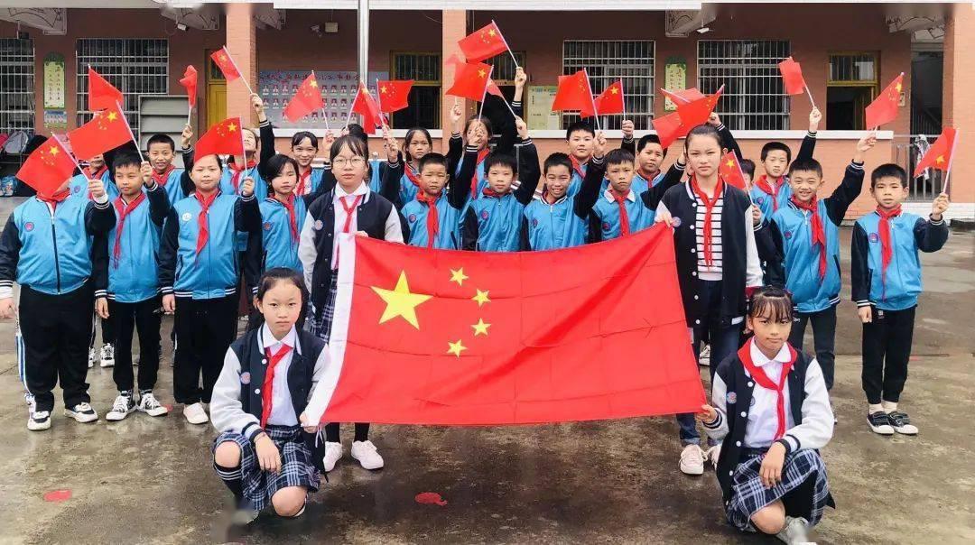 探索男生对我说:“你结婚了我去做你邻居,有小孩了我帮你接送小孩,不会打扰你就想默默照顾你”,他啥意思?热议话题,红迪网等你来发声!