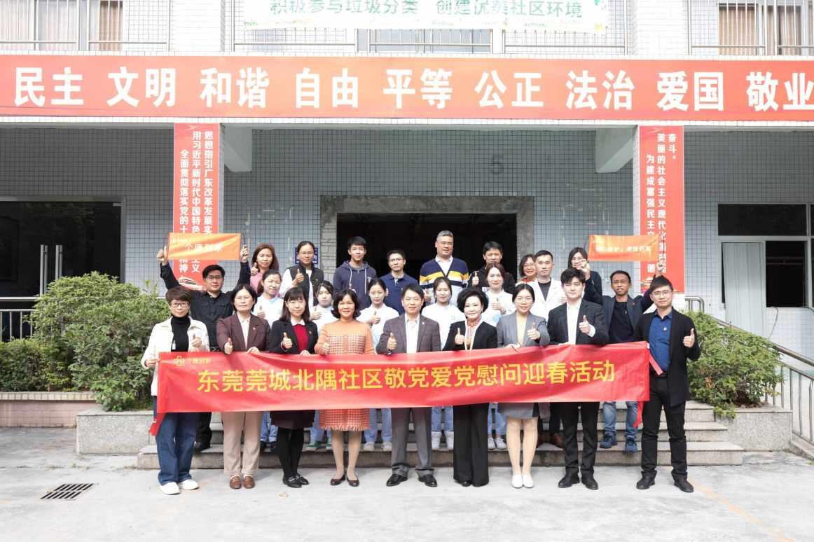 集结顶尖主创阵容，开心麻花《致新年快乐》重燃90年代理想